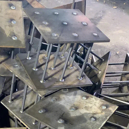 在确定黔南预埋件位置时，需要考虑以下几点